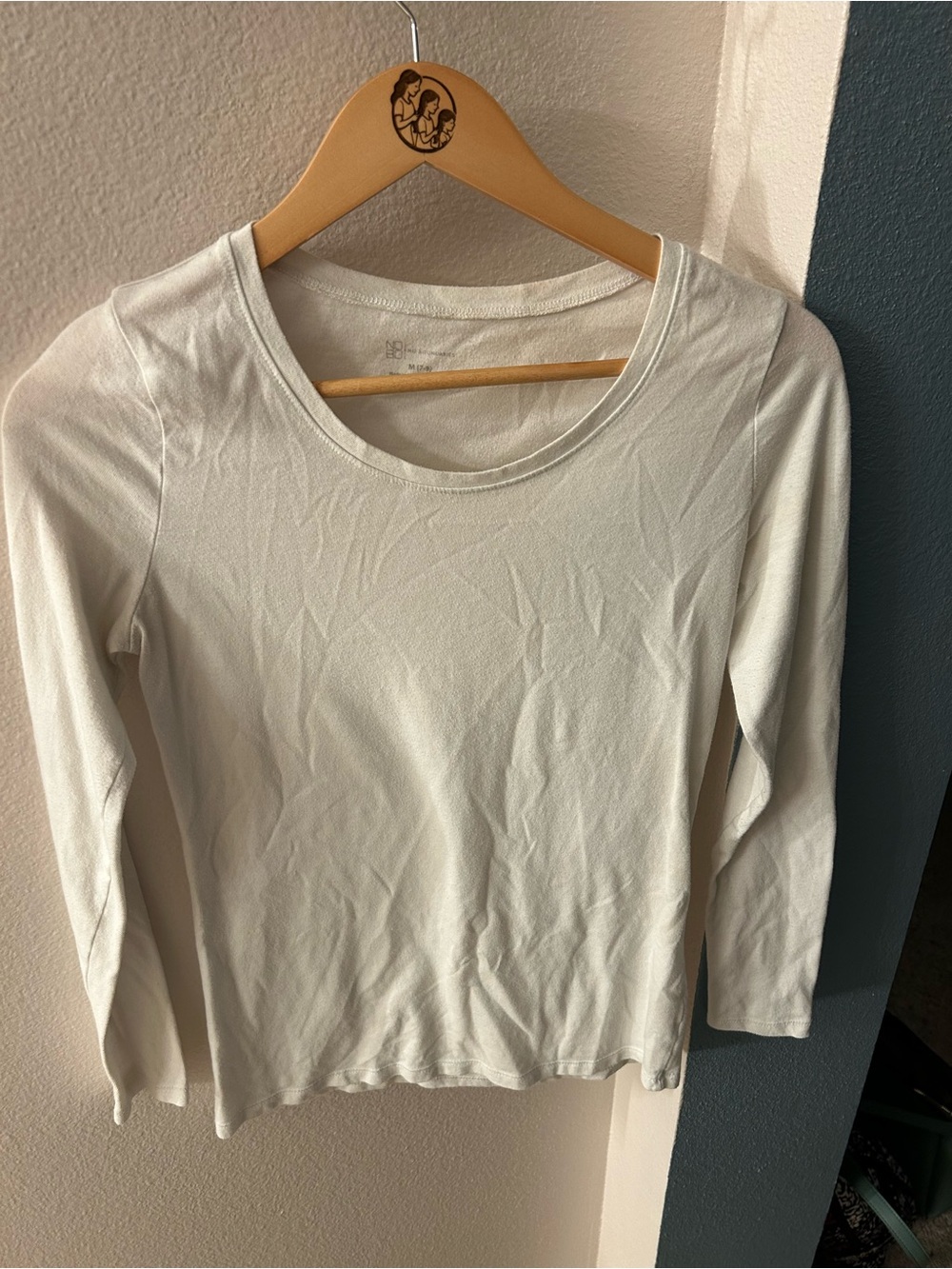 Women’s Classic Long-Sleeve Scoop Neck Top - White size medium